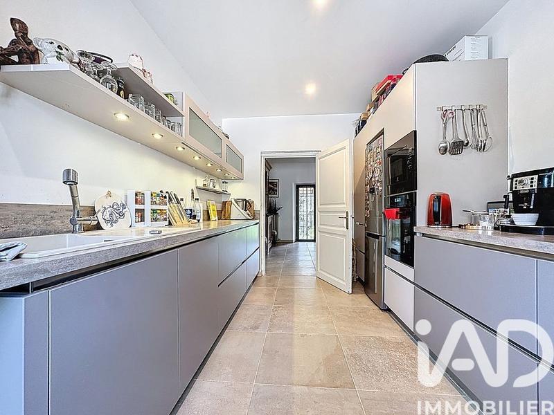 Maison - 284 m² - 10 pièces