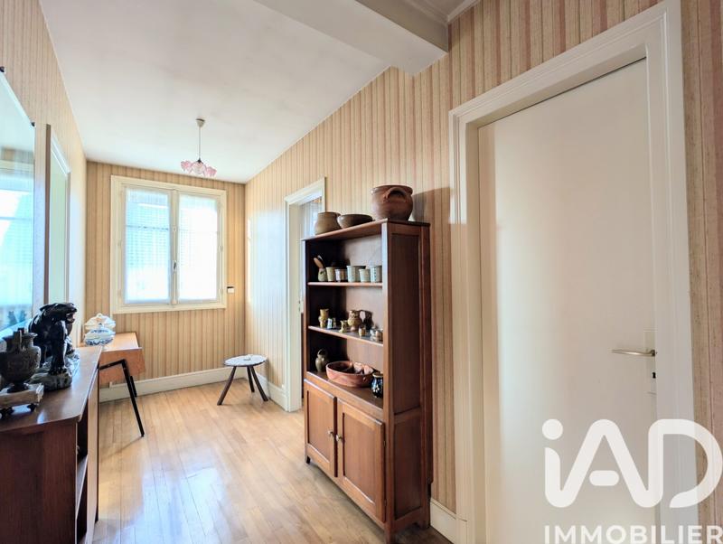 Maison - 196 m² - 9 pièces