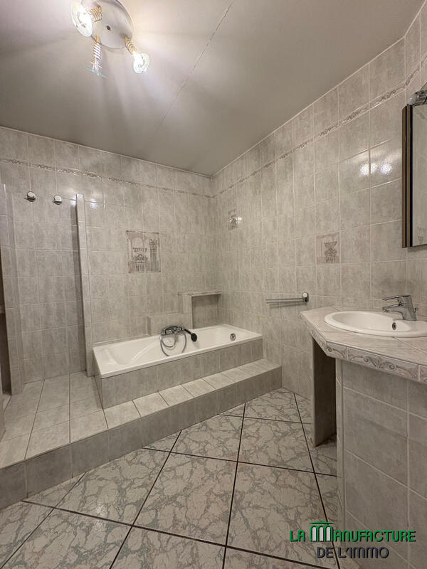 Appartement - 95 m² - 4 pièces