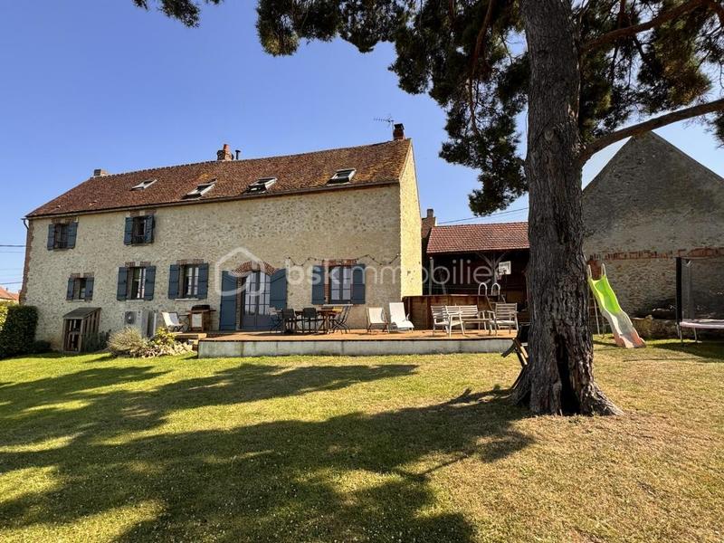 Propriété - 265 m² - 12 pièces