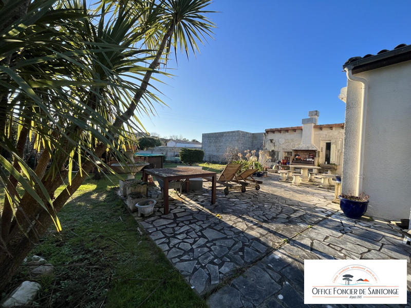 Maison traditionnelle - 195 m² - 9 pièces