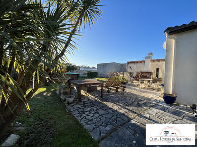 Maison traditionnelle - 195 m² - 9 pièces