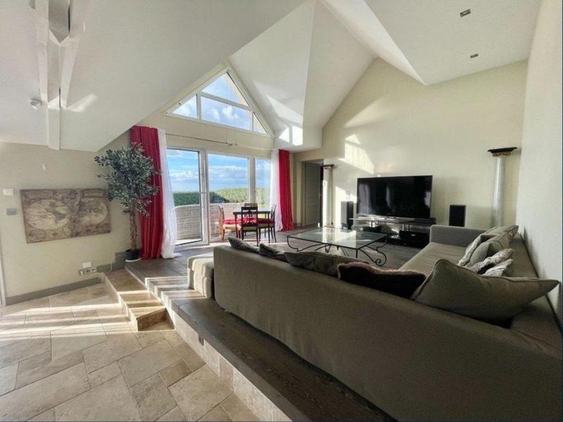 Maison - 235 m² - 6 pièces