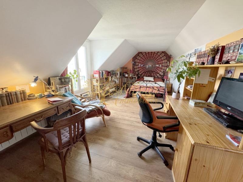 Maison - 209 m² - 8 pièces