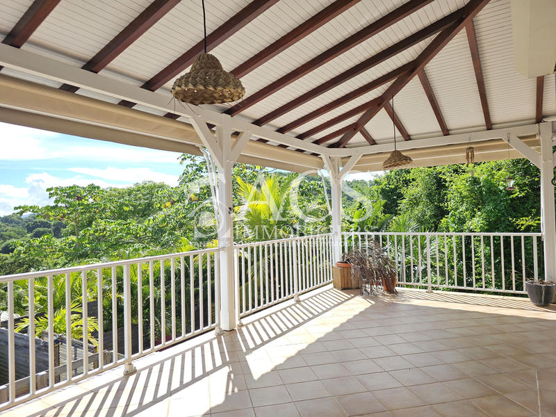 Maison - 98 m² - 4 pièces