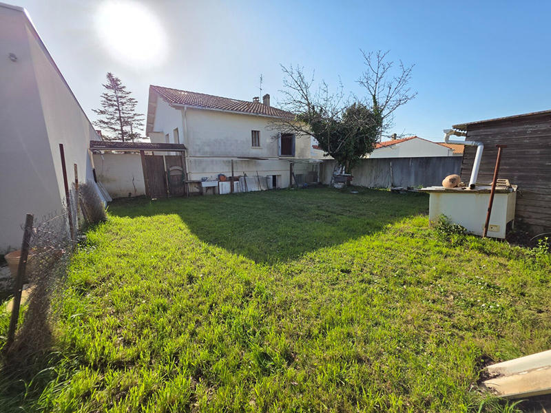 Maison - 104 m² - 8 pièces