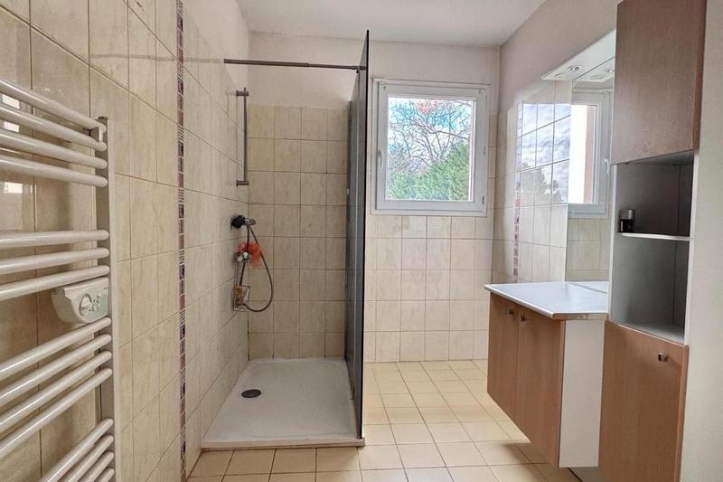 Maison - 245 m² - 6 pièces