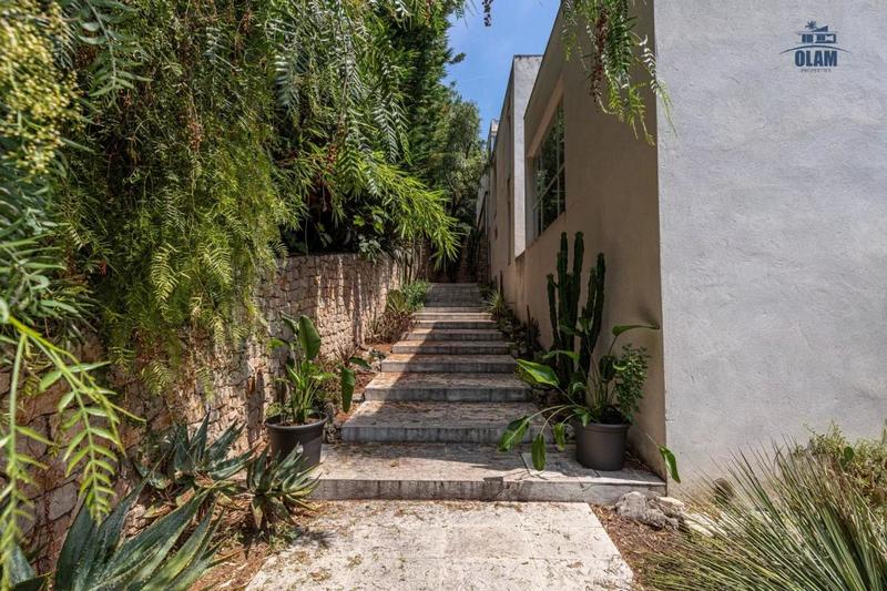 Villa - 600 m² - 6 pièces