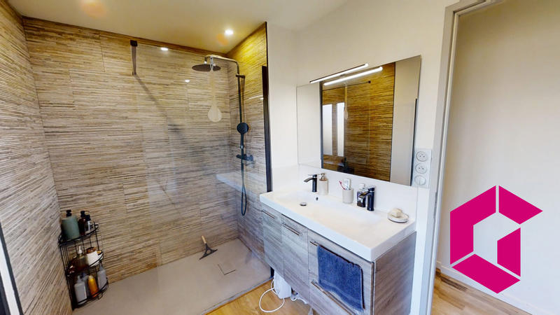 Maison traditionnelle - 105 m² - 5 pièces