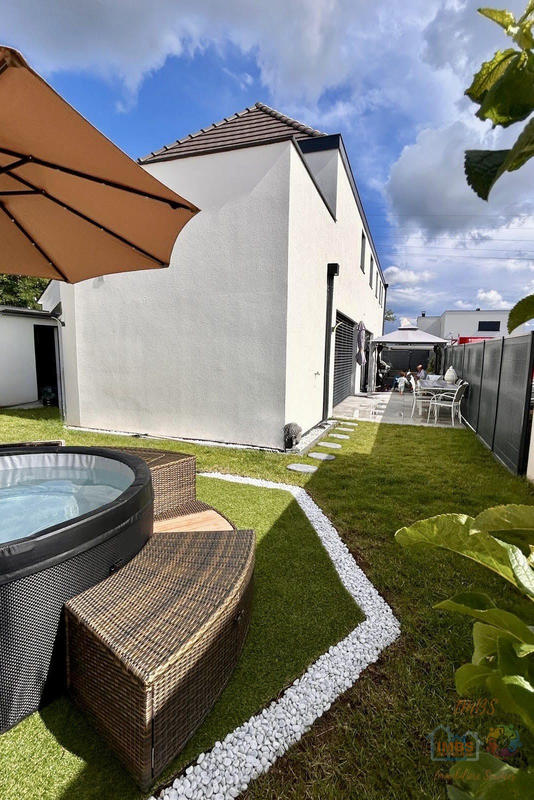 Maison contemporaine - 210 m² - 7 pièces