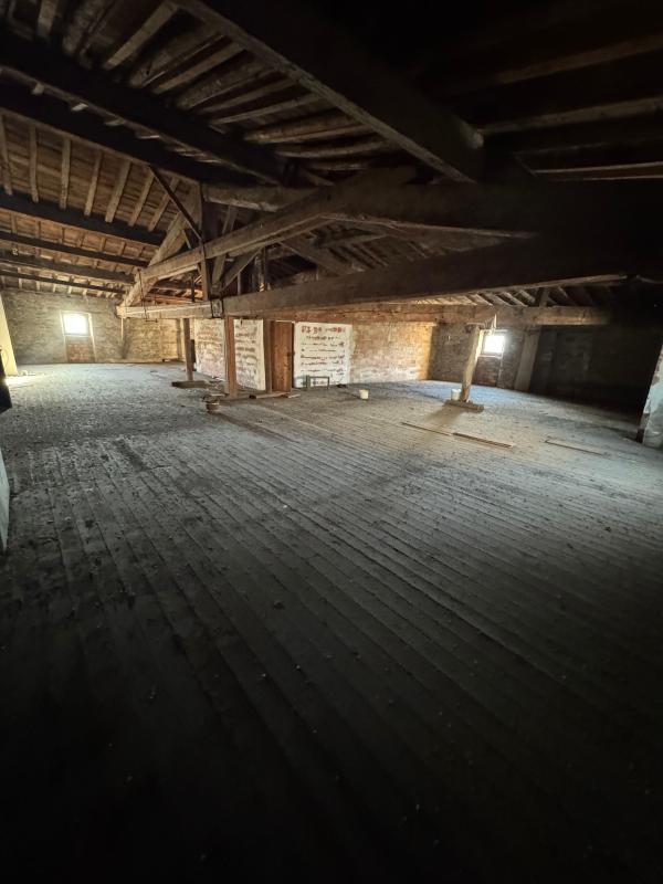 Maison - 376 m² - 2 pièces