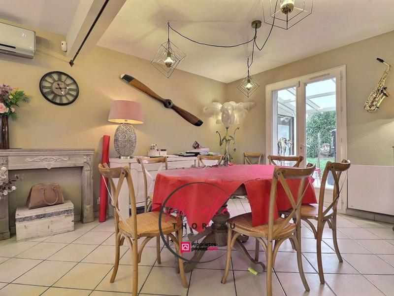 Maison - 202 m² - 9 pièces