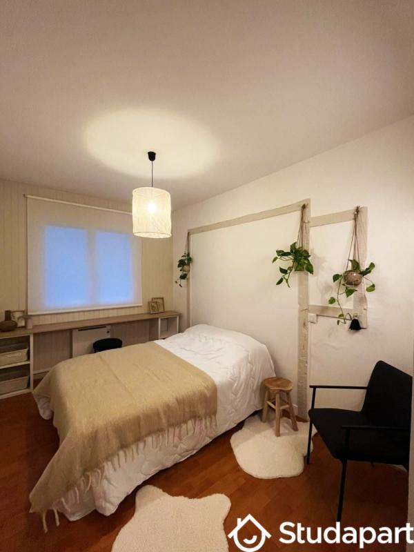 Chambre - 11 m² - 1 pièce