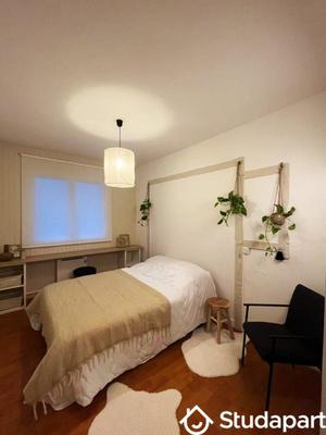 Chambre - 11 m² - 1 pièce