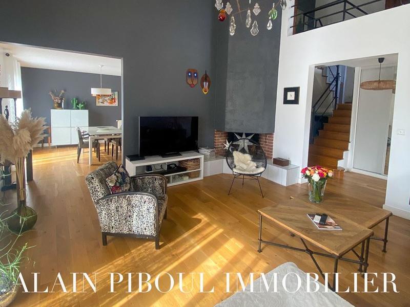 Maison traditionnelle - 156 m² - 6 pièces