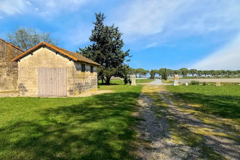 Propriété - 1 100 m² - 30 pièces