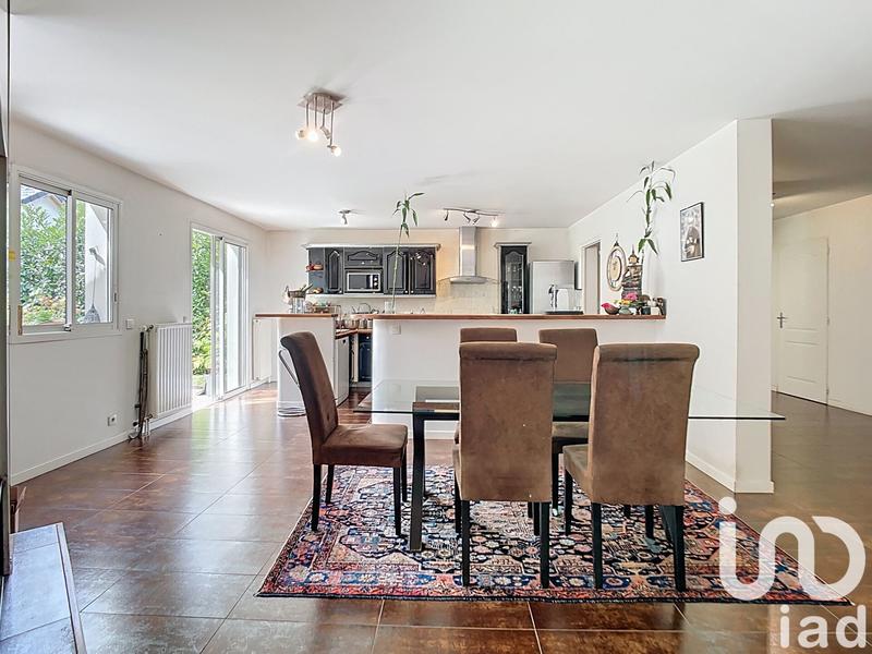 Maison - 200 m² - 8 pièces