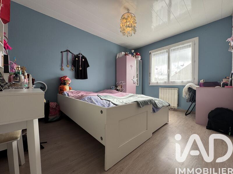 Maison - 90 m² - 5 pièces