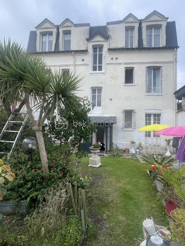 Propriété - 190 m² - 12 pièces