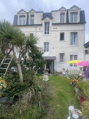 Propriété - 190 m² - 12 pièces