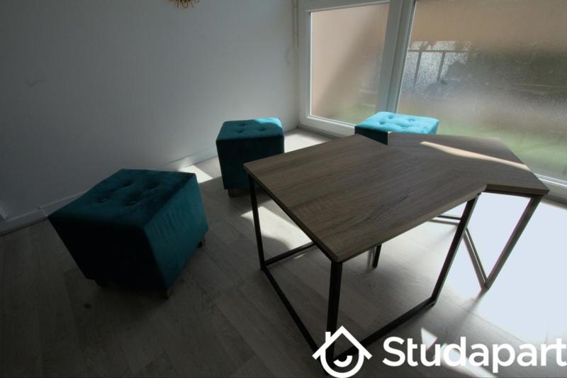 Chambre - 10 m² - 1 pièce