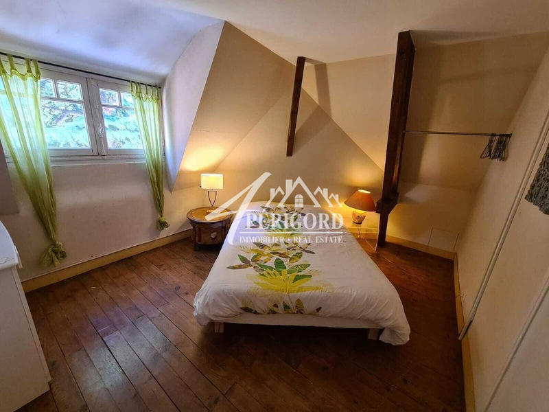 Maison - 250 m² - 10 pièces