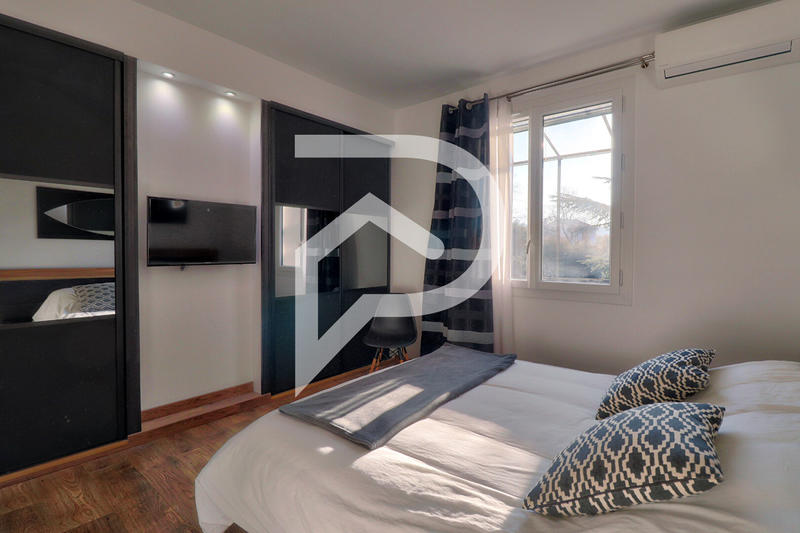 Appartement - 99 m² - 4 pièces