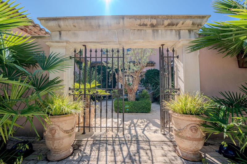 Bastide - 300 m² - 7 pièces