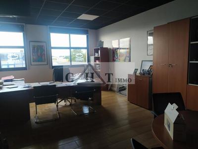 Entrepôt - 1 150 m²