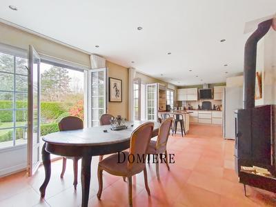 Maison - 200 m² - 8 pièces