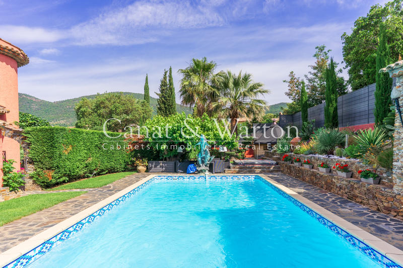 Villa - 250 m² - 7 pièces