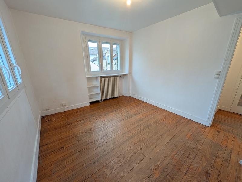 Maison - 378 m² - 9 pièces