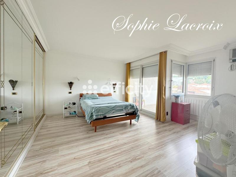 Appartement - 122 m² - 3 pièces