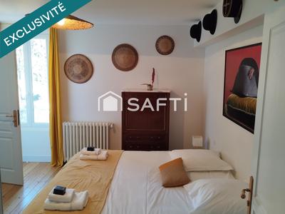 Maison - 400 m² - 8 pièces