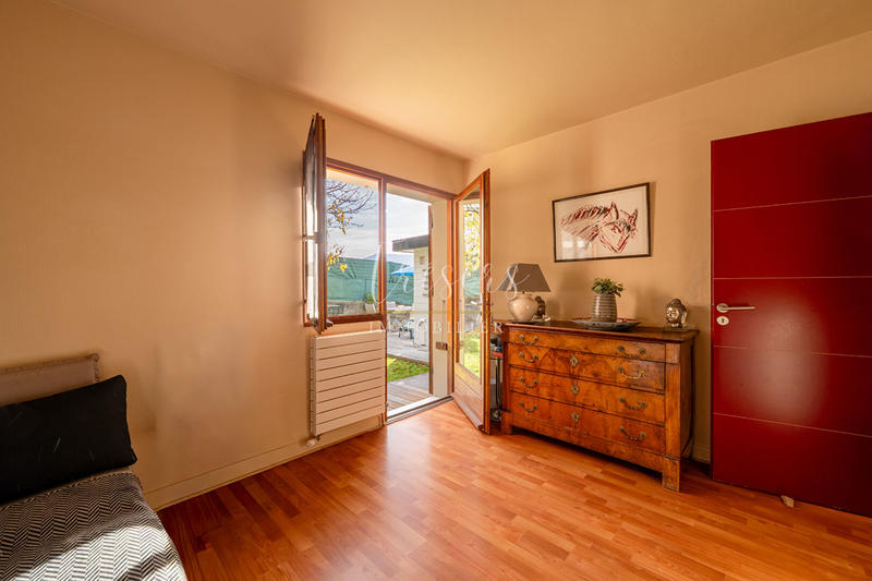 Villa - 235 m² - 8 pièces