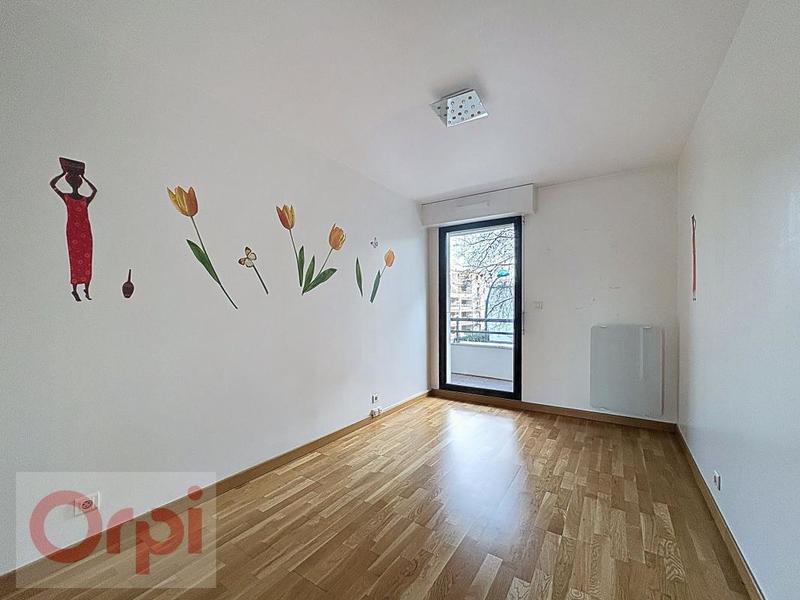 Appartement - 100 m² - 4 pièces