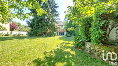 Maison - 215 m² - 8 pièces