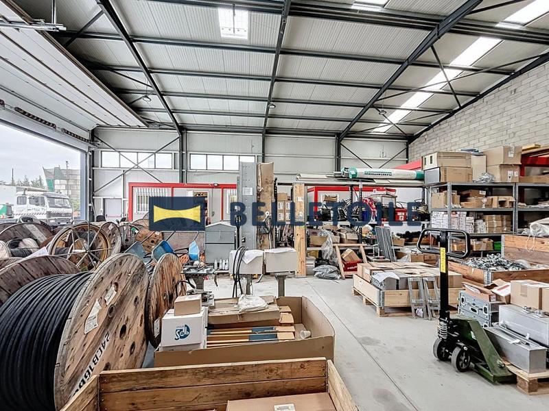 Entrepôt - 296 m²
