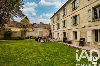 Maison - 280 m² - 13 pièces