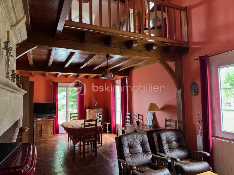 Maison traditionnelle - 159 m² - 6 pièces