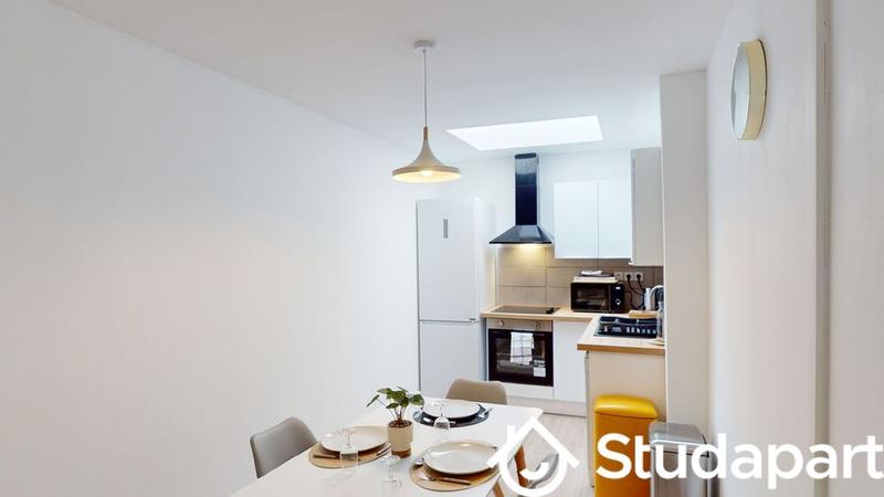 Chambre - 101 m² - 1 pièce