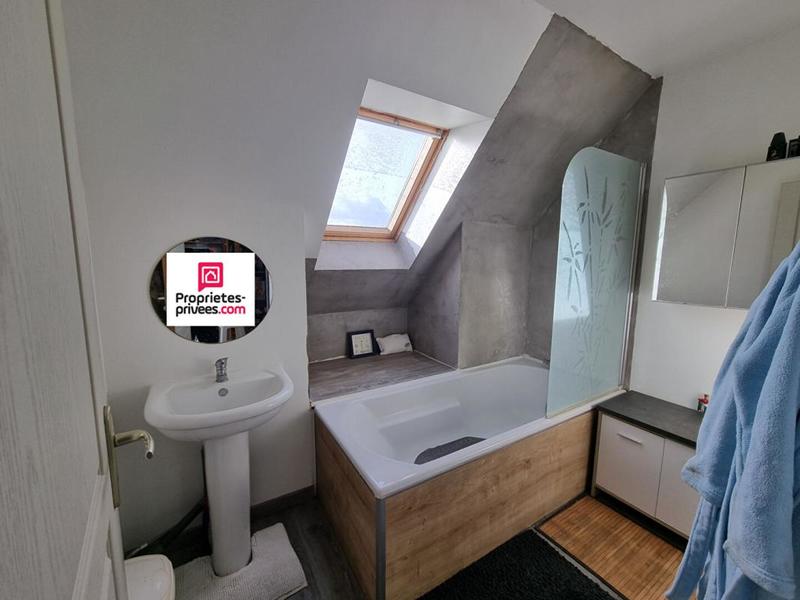 Maison - 90 m² - 5 pièces