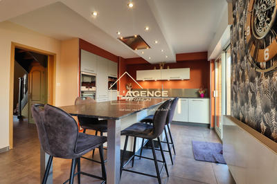 Maison - 156 m² - 7 pièces