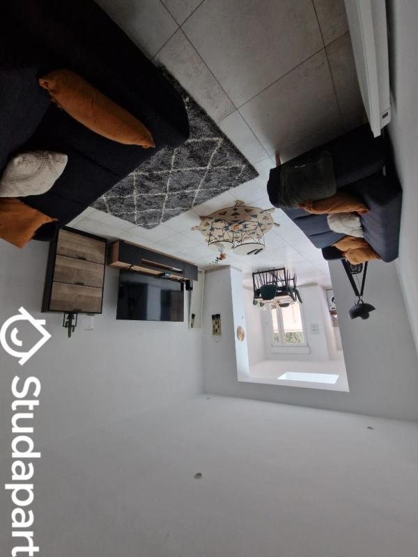 Chambre - 13 m² - 1 pièce