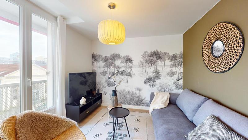 Appartement - 82 m² - 5 pièces