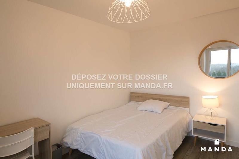 Chambre - 11 m² - 5 pièces