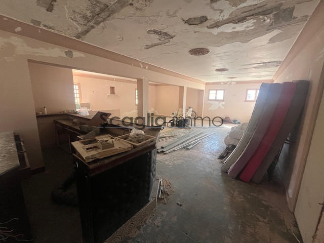 Local commercial - 163 m²