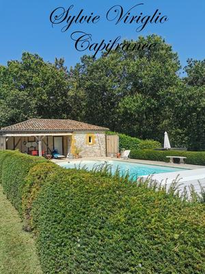 Maison - 207 m² - 6 pièces