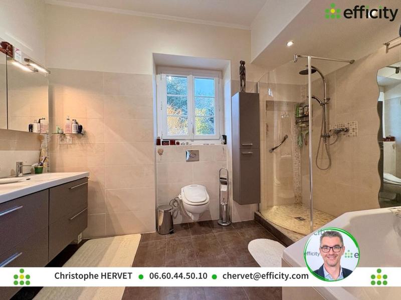 Maison - 380 m² - 11 pièces