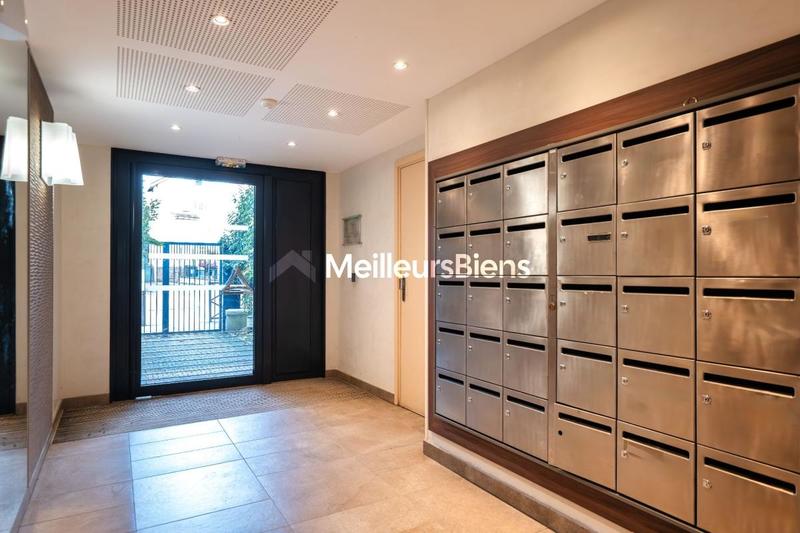 Appartement - 82 m² - 4 pièces